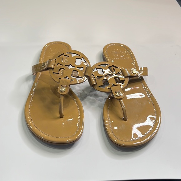 Tory Burch Shoes - Tory Burch Tan Sandals - Size 8